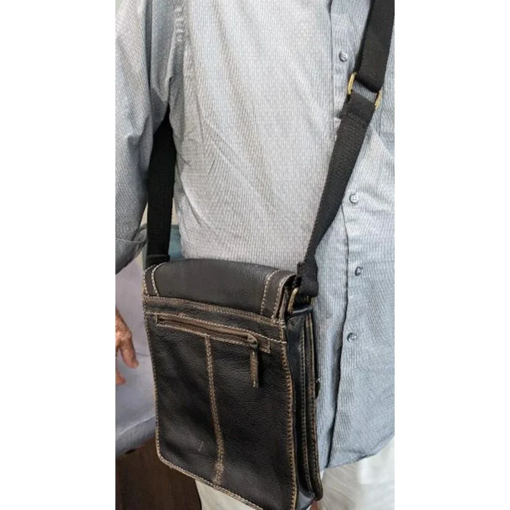 NOS Vintage Black Rivet Large Leather Man Crossbody Cowhide Distressed Brown Bag